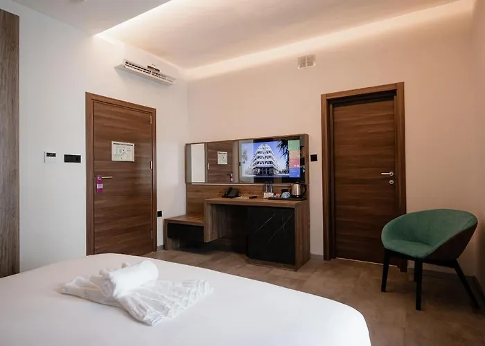 Bora Bora Ibiza Malta - Music - Adults Only 18 圣保罗湾城